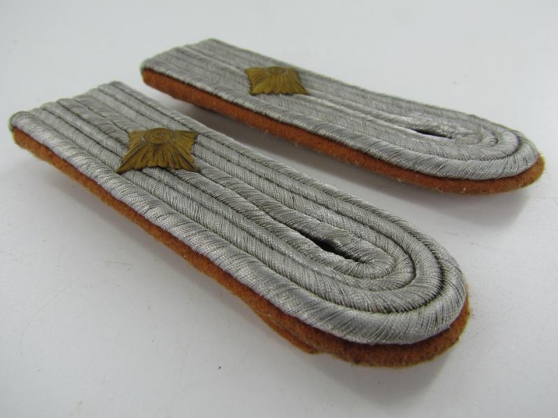 Luftwaffe Nachrichten ( Signal ) Oberleutnant Shoulder Boards