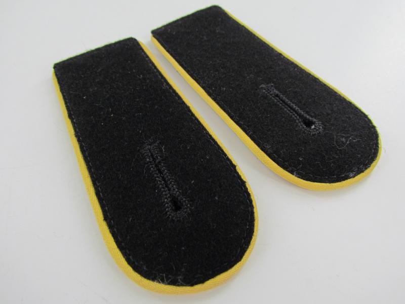 Waffen SS Schütze Signal Shoulder Boards