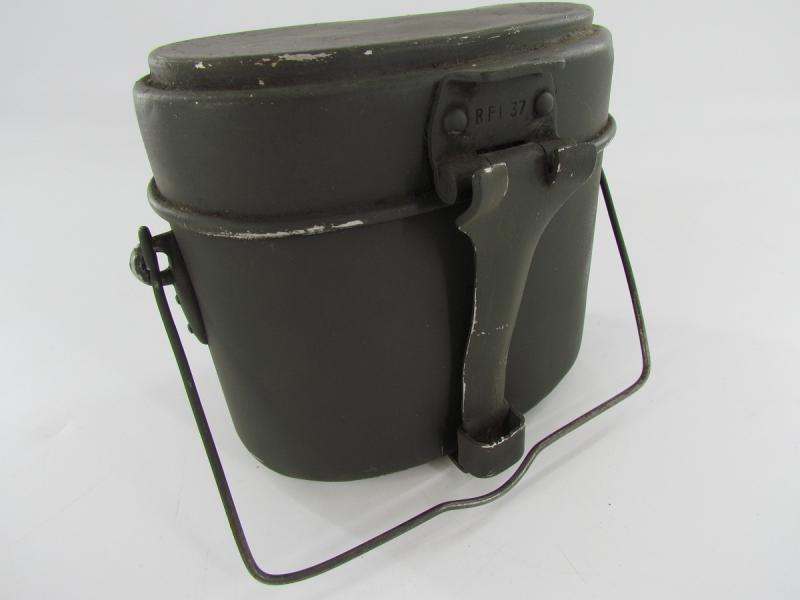 M31 MESS KIT. (Kochgeschirr 31) marked RFI 37