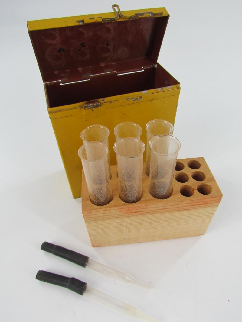 Wehrmacht Medical Box Reagenzgläser (Test Tubes)....Rare