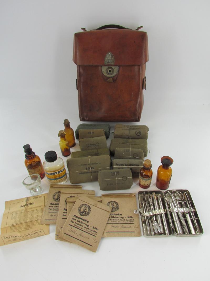 Wehrmacht ( Heer ) Cavalry Medical Pouch With Content