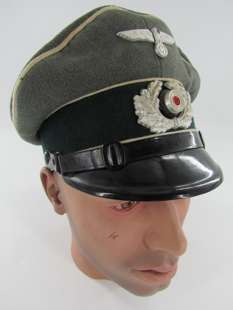 Wehrmacht ( Heer ) Infantry EM/NCO visor cap ‘Schirmmütze’ in gabardine