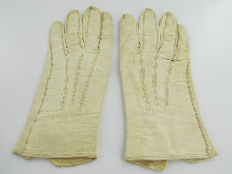 WH/SS White Officer Gloves marked 1942