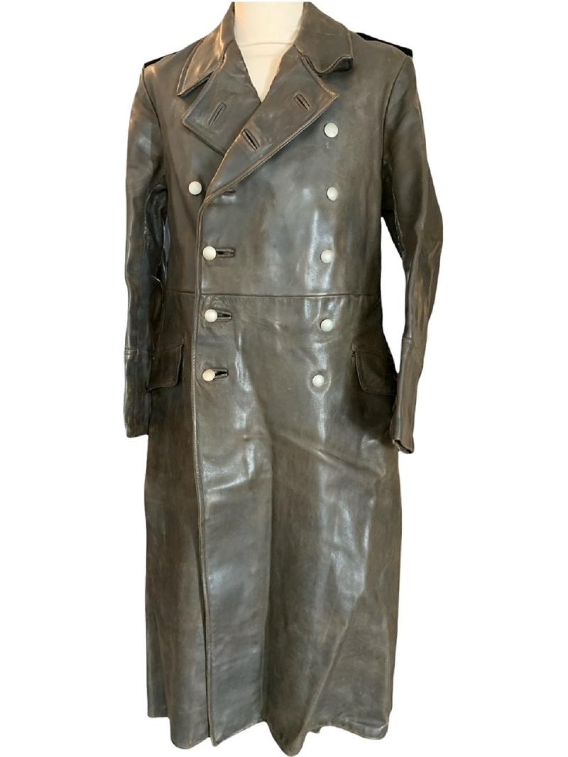 Wehrmacht Pioneer Leutnant issued Leather Greatcoat
