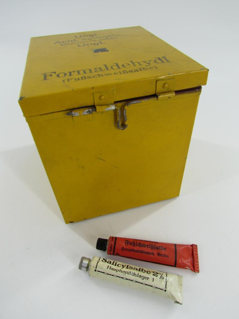 Wehrmacht Unit Medical Box (Feet Ointments)