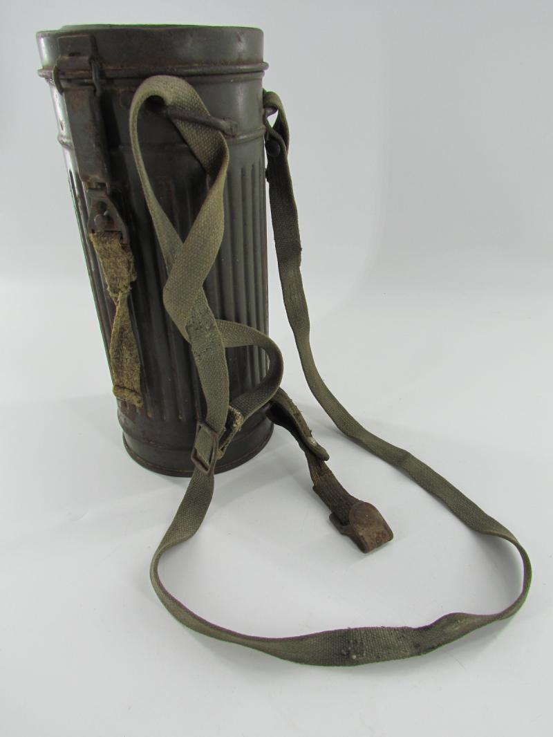 WH/SS Gasmask cannister with straps