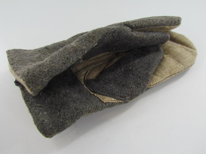 WH/SS Unissued Wintergloves Maker Marked 1942