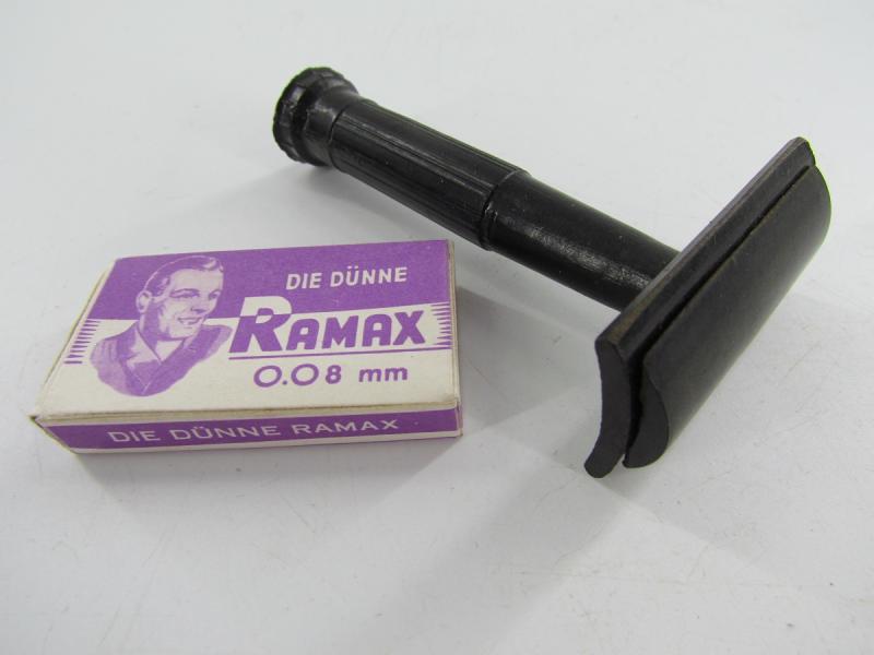 Wehrmacht German Soldier's Bakelite Safety Razor