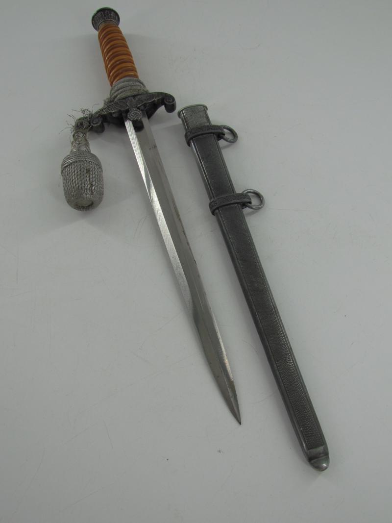 Unmarked Wehrmacht Heer dagger with Porte Pé