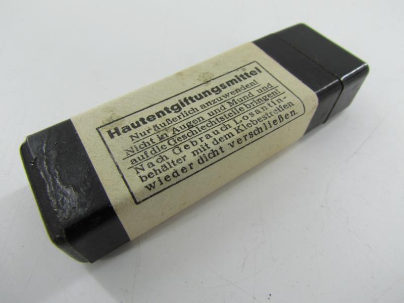 Bakelite 'Hautentgiftungsmittel' Box