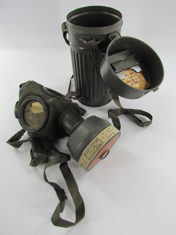 AUER German Luftschutz gasmask set..... Almost Mint