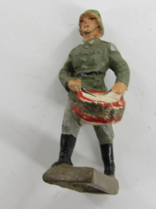 Lineol Wehrmacht 4 cm Marching Soldier With Drum..Rare !!