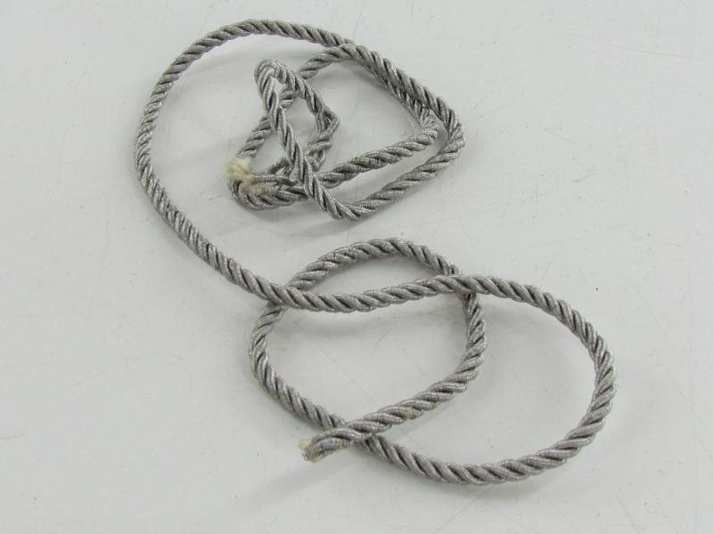 WH/SS Twisted Silver Piping