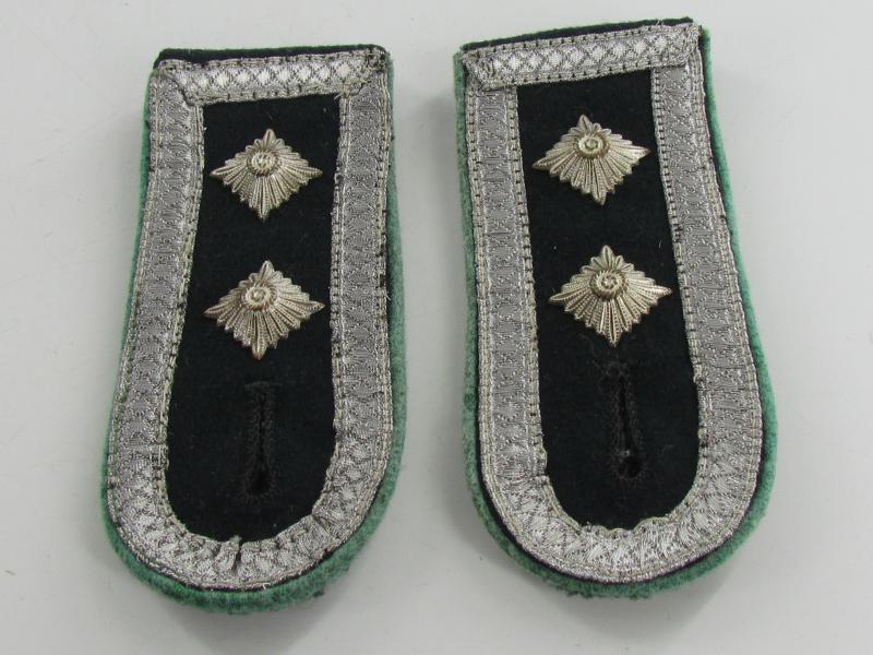 Wehrmacht M36 Gebirgsjäger Shoulder Boards for ‘OberFeldwebel’