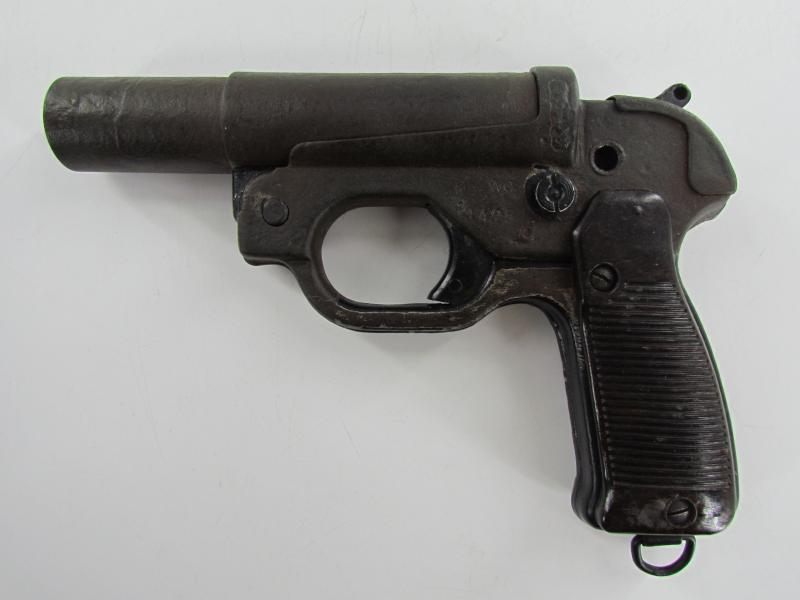 LP42 Flare Gun in heavily used condition......For Parts ?