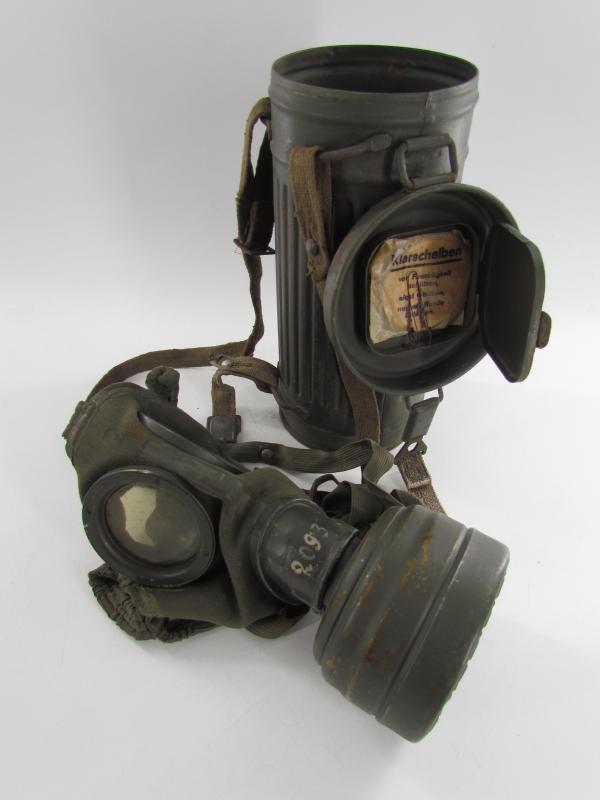 WH/SS Gasmask Cannister With Contents