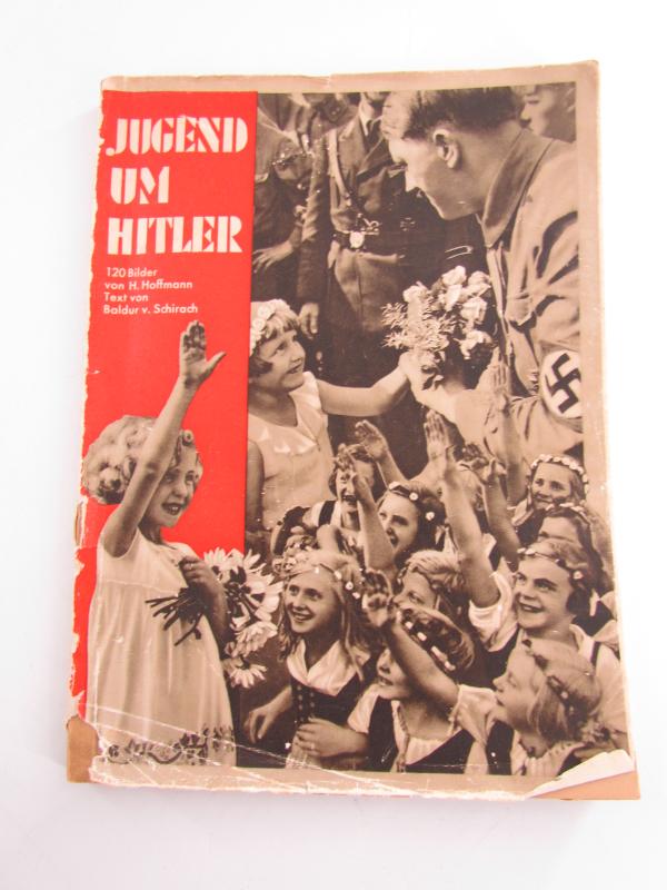 Book : Jugend Um Hitler