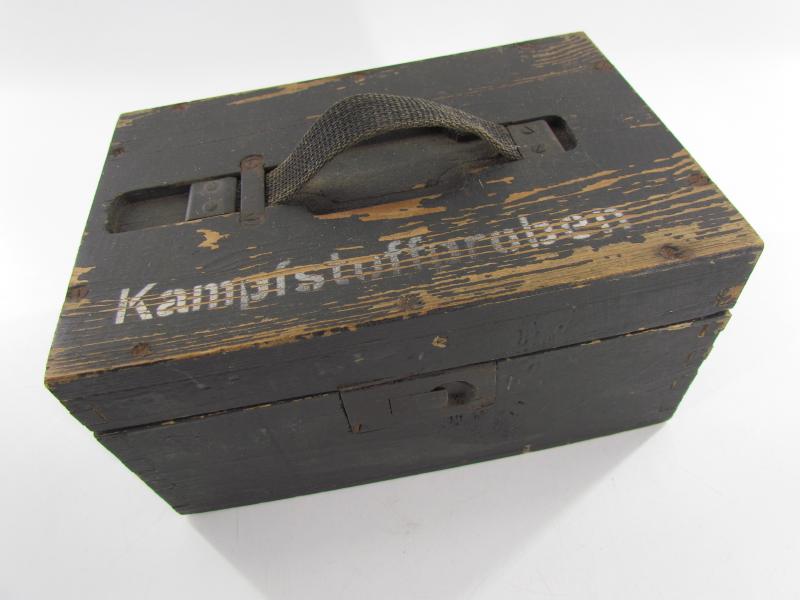 Complete Cased Set  Kampfstoffproben