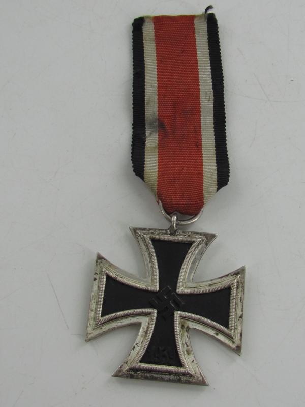 WW2 Iron Cross 2nd Class Maker '100'