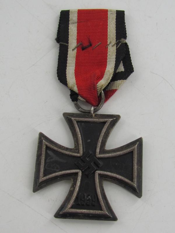 WW2 Iron Cross 2nd Class Maker '123'