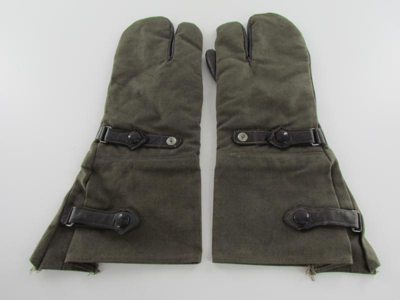 WH (Heer) Motorcyclist's Gloves RB Numbered