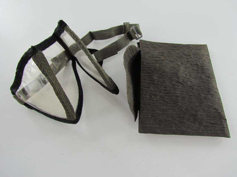 Wehrmacht Dust Goggles in Pouch
