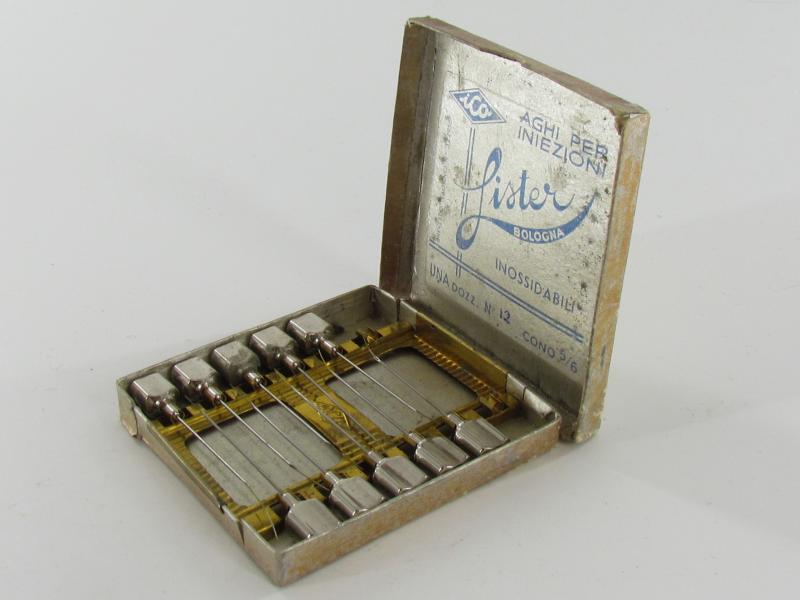 WW2 Era Injection Needles in Original Box