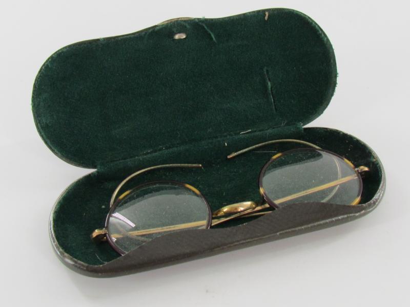 MV4045 OPTAL German Reading Glasses in Case