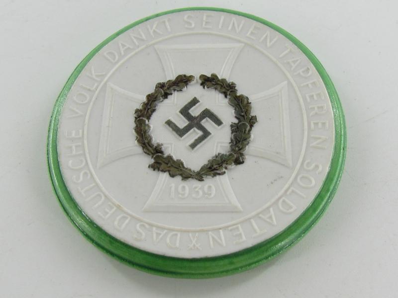 WW2 white porcelain medal 1941: on the battle of Kiev in September 1941