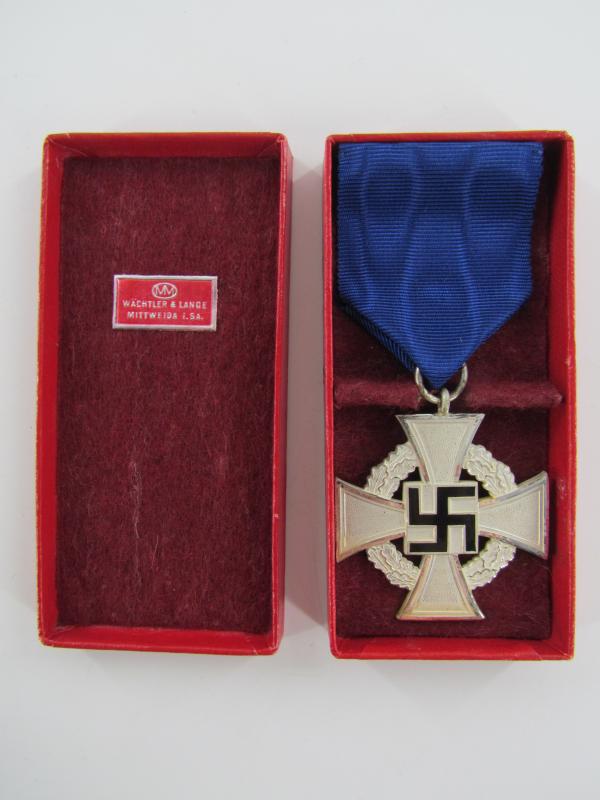 Cased 'Treudienst Ehrenzeichen 25'