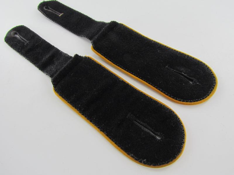 Waffen SS EM Reconnaisance ( Aufklärung ) Shoulder Boards