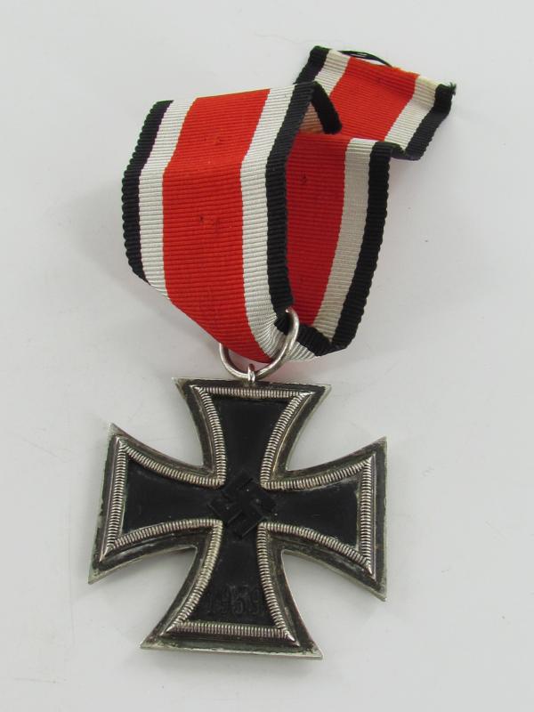 WH/SS Iron Cross Second Class ( EK2 ) Unmarked