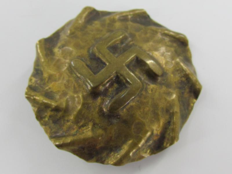 Swastika Brooche, Cupper Model