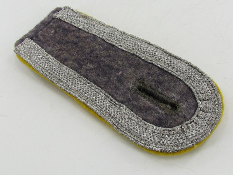 Single Luftwaffe NCO shoulderstrap