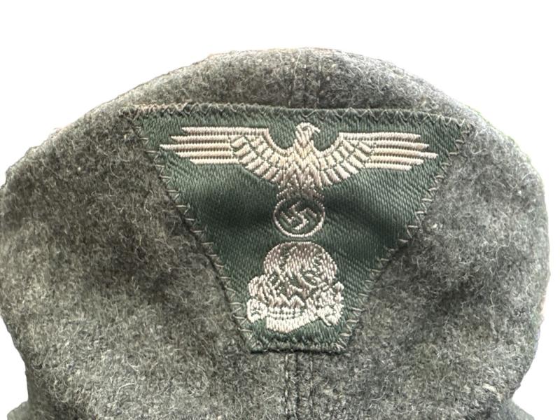 Waffen SS M43 fieldcap, Trapezoid insignia