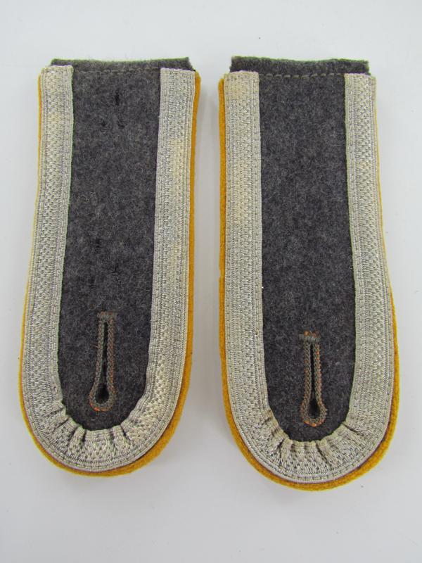 Luftwaffe Signals shoulder boards for Unteroffizier