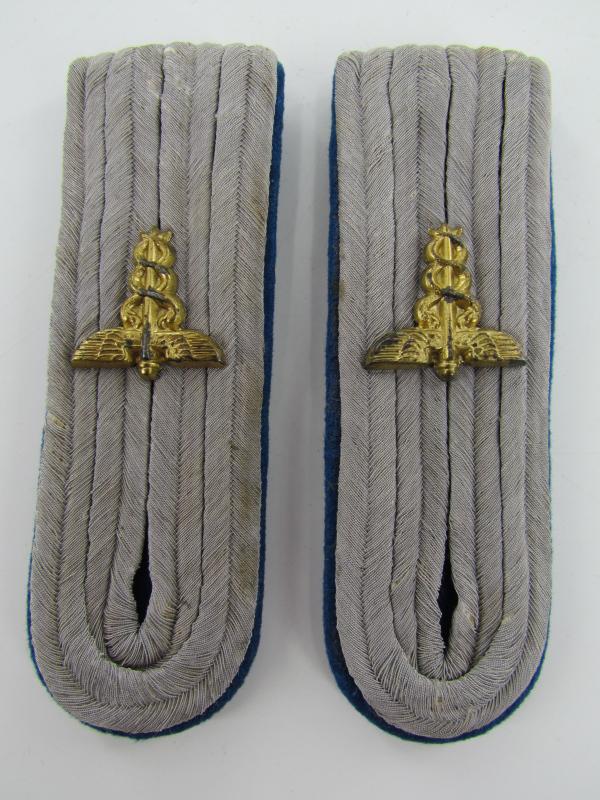 Wehrmacht Administrative  Zahlmeister's Shoulder Boards