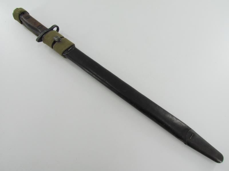 Britisch M 1907 Lee Enfield bayonet with Webbing Frog