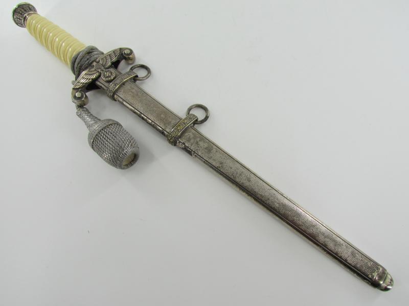 Wehrmacht Heer Army Dagger by Eickhorn-Solingen with Porte Pé