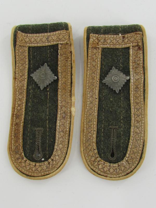 Wehrmacht (Heer) infantry shoulder boards for Feldwebel