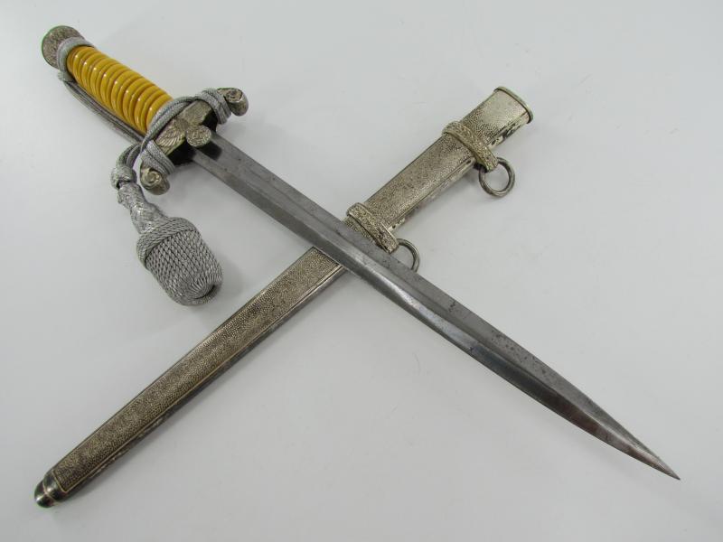 Wehrmacht Heer Army Dagger by Eickhorn-Solingen with Porte Pé