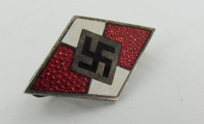 Hitler Youth membership badge by RZM M1/100 ‘Werner Redo’
