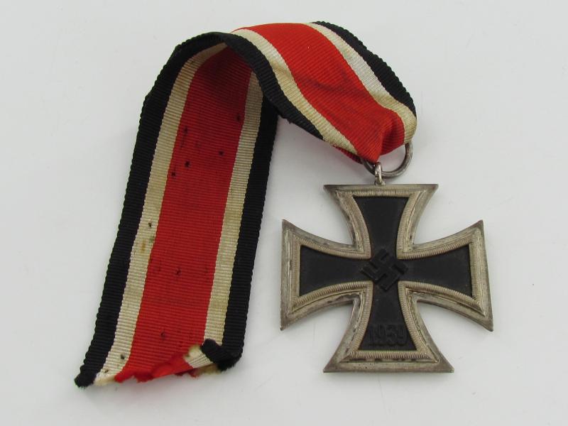 WH/SS Iron Cross Second Class ( EK2 ) Unmarked