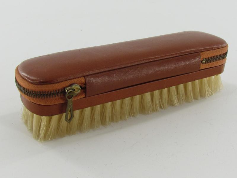 Vintage clothes brush set