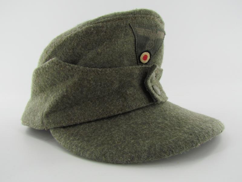 M43 Army (Heer) Field Cap ‘Einheitsfeldmütze’ with RBNr 1944.