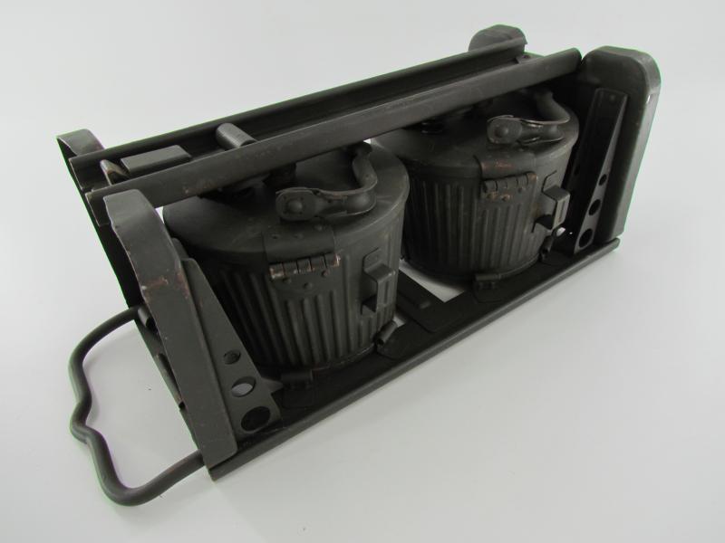 Wehrmacht MG 34/42 Drum Carrier with 2 Drums