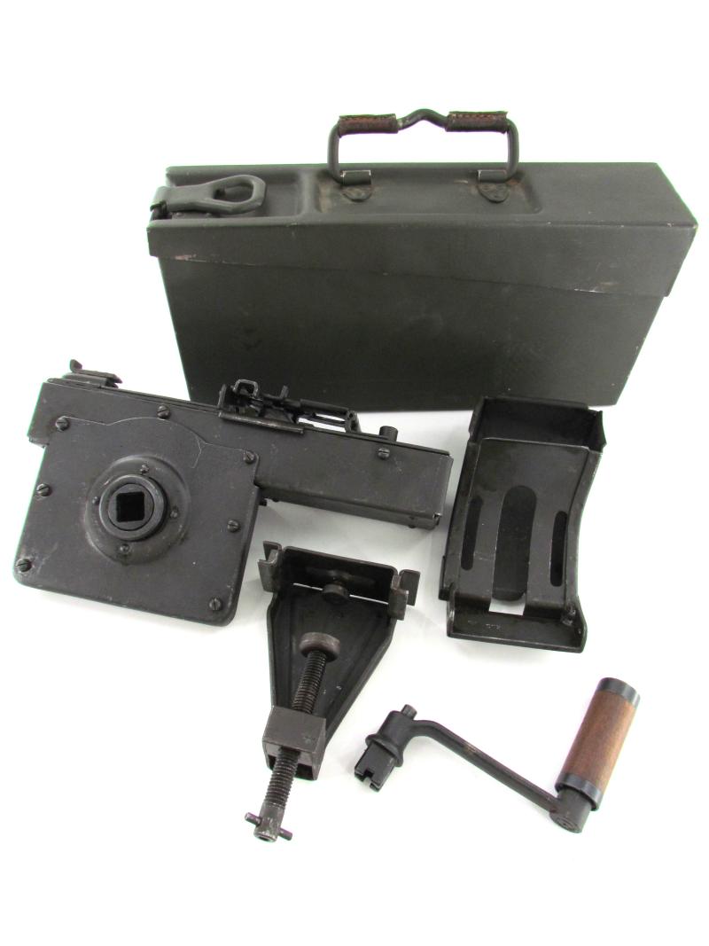 MG34/MG42/MG53 belt loader (cnx) in case