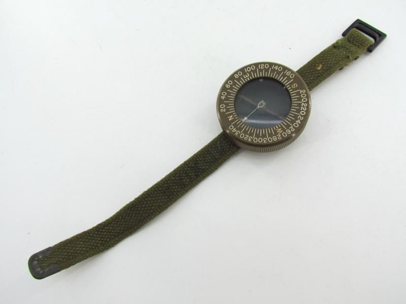 US WWII Superior Magneto paratrooper wrist compass