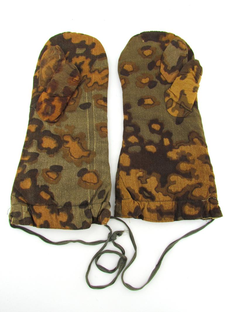 Waffen SS Oak Leaf Camouflage Reversible Winter Parka Mittens