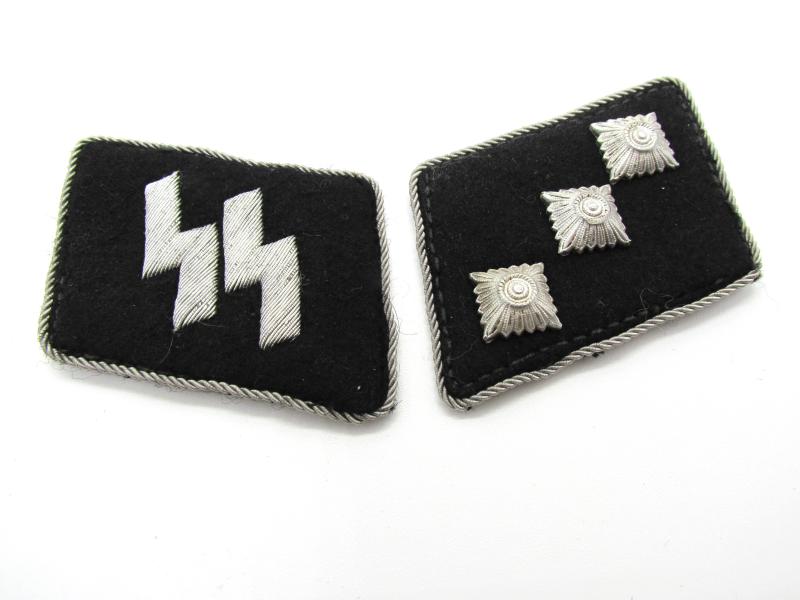 Waffen-SS ‘Untersturmführer’ officer collar tab set